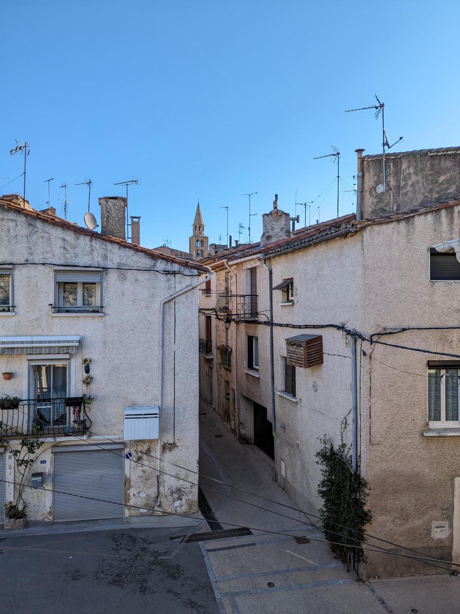 Spacious Town House With Balcony Montagnac  Dış mekan fotoğraf